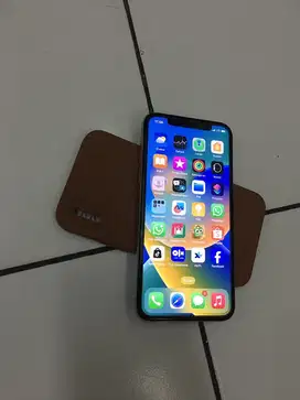 Iphone X 256gb Bekas IBox ( Hp cas ori dan case ) Minus dus