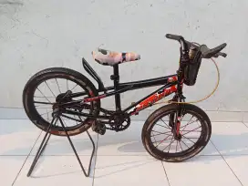 Sepeda anak uk 16
