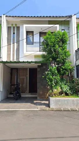 Dijual Rumah Nyaman Dan Aman Dalam Cluster  5628