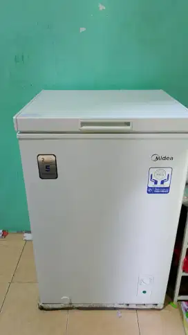 freezer ukuran 1 liter