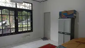 RUMAH HOMIE DEKAT PRAJA GANDARIA  ROW JALAN LEBAR PONDOK INDAH