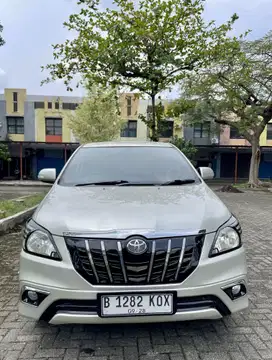 Kijang innova V manual bensin 2013 istimewah