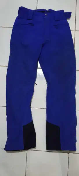 Celana outdoor salomon size M