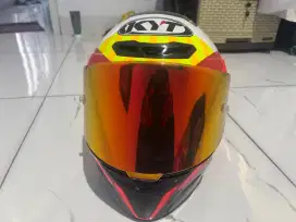 Helm KYT size M