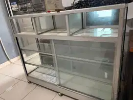 Etalase 3 tingkat, 5 kompartemen