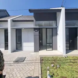 Disewakan Rumah Park Sunrise Surabaya include Kanopi, AC, Water Heater
