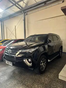 Toyota Vrz 2018 AT diesel mulus terawat Matic hitam antik
