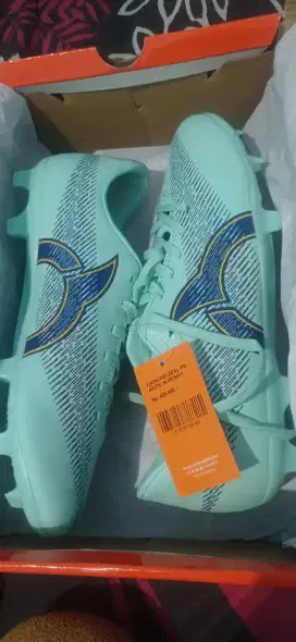 Sepatu bola ortus catalyst ukuran 40