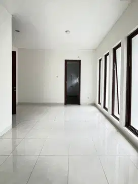 JUAL RUMAH BINTARO SEKTOR 9 DISCOVERY SIAP HUNI