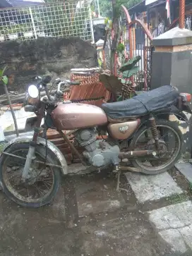 Motor cb bekas warna merah