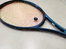[Lightly Used] Raket Tenis Wilson Ultra 100UL V4 – Newbie Friendly