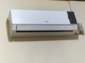 Jual cepat AC Gree 1/2 PK