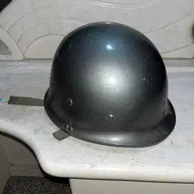 Helm tempur perang tentara samaran