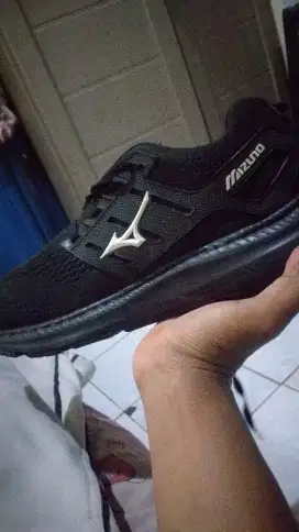 Jual sepatu mizuno