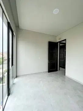 JUAL RUMAH MANYAR TIRTOASRI SIAP HUNI MINIMALIS BARU