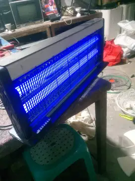 Lampu Pembasmi Serangga Nyamuk Serba Guna