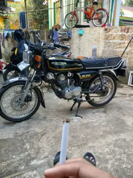 Di jual motor GL 100