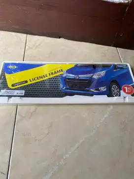 Bingkai plat mobil
