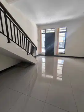 Disewakan Rumah Siap Huni di Taman Kopo Indah 5