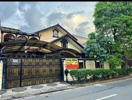 Rumah strategis,bisa untuk komersil di raya duren sawit