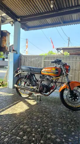Honda CB tahun 2002 Dijamin Lengkap Mulus dan Terawarlt