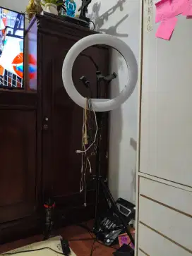 Ring light besar untuk live shop atau buat kecantikan