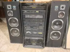 Dijual satu set tape ,cd ,twintable merk Sharp murah