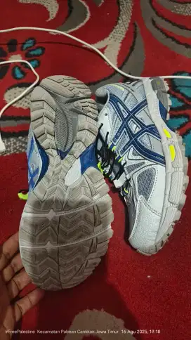 Jual cepat sepatu oasic no. 38 made in indonesia Rp. 350.000,
