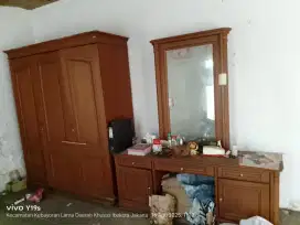 Dijual Lemari baju 3 Pintu dan Meja rias