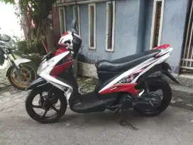 Yamaha Xeon carbu 2012
