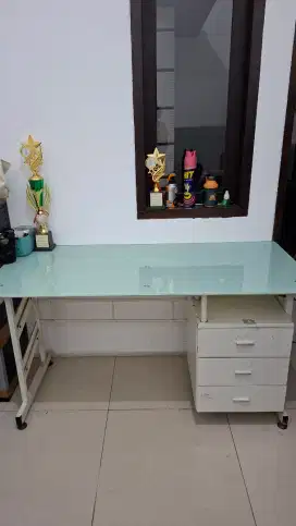 Informa Meja Kerja Computer Desk Kaca