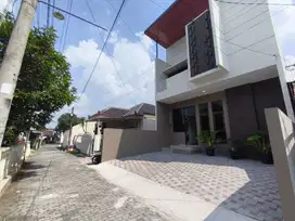 Rumah Mewah Di Concat, Carport 2 Mobil, 50mtr Jalan Utama