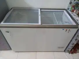 Freezer Merk RSA Kapasitas 288 L