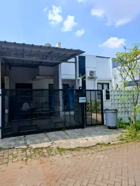 RUMAH Di PERUM CIBUBUR MANSION (Depan Taman, Dekat Rodja, Pintu Tol)
