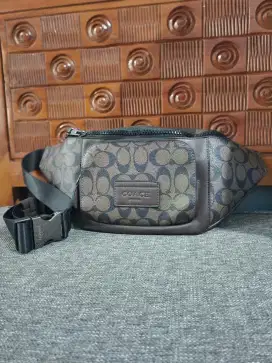 Preloved waist bag coach mulus, puring embos coach