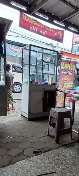 Etalase bekas jualan