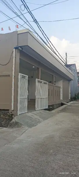 Rumah di jual di perumahan bukit waringin