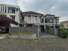 Rumah Modern Minimalis Furnished Siap Huni Dalam Komplek Alamanda.