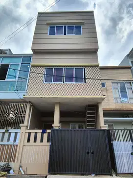 Dijual Cepat RUMAH TAMAN SURYA bagus bgt siap huni
