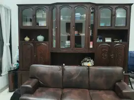 Lemari jati antik