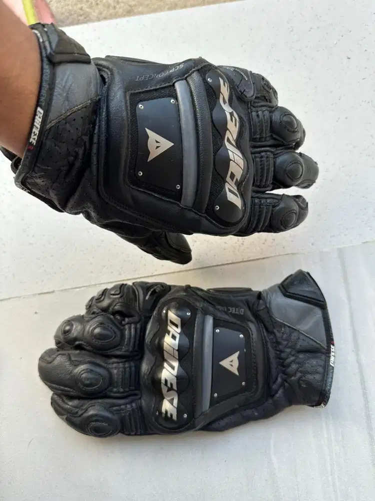 Sarung tangan dainese XL