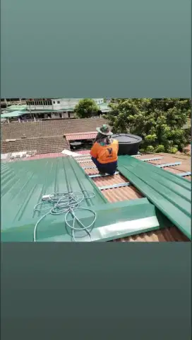 Tukang atap bocor