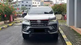 Toyota Fortuner VRZ 2.8 GR Sport Kicksensor 2023 Like New Record