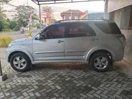 Di jual Toyota Rush 2011 G matic ss lengkap idup unit tdk ada kndala