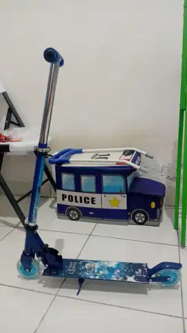 Dijual cepat segera murah Skuter scooter anak frozen elsa toys kingdom