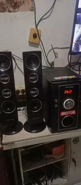 Speaker merk polytron type PMA 9506