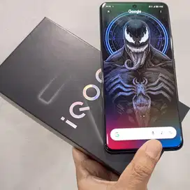Iqoo z10 ram 8 / 128 resmi fullset original 1 bulan pake