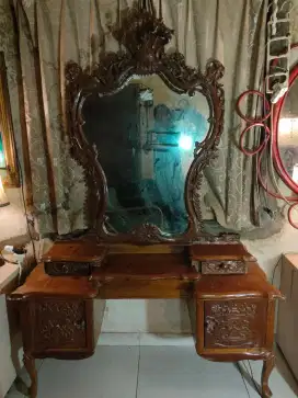 Meja Rias Ukiran Jati