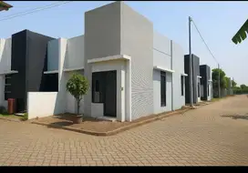 Di jual murah rumah baru  hook di  blakang Metro Baru Alfamart Sapen