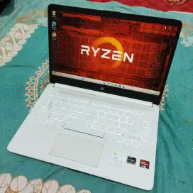 HP 14s Ryzen 5 5500 512GB/8GB IPS Backlit win 11